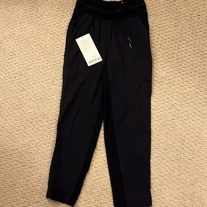 Dance Studio Mid Rise crop jogger! Brand new condition!!